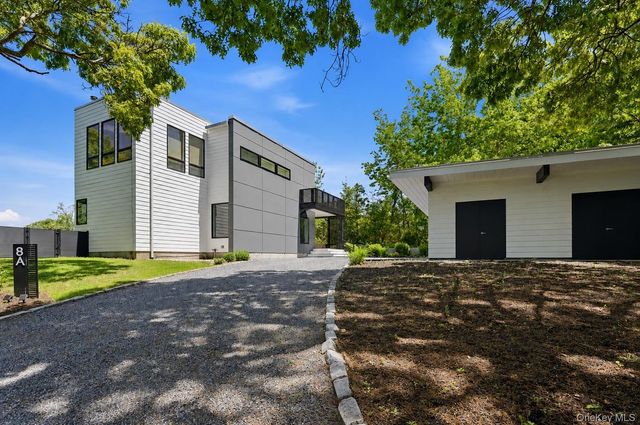 8 Old North Highway A, Hampton Bays, NY 11946
