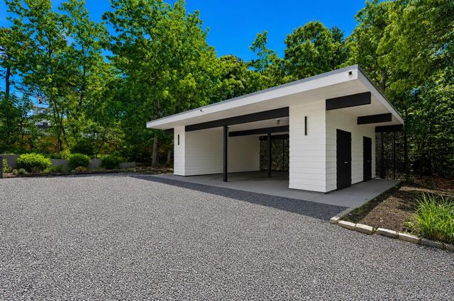 8 Old North Highway A, Hampton Bays, NY 11946