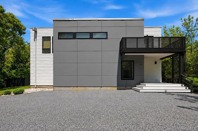 8 Old North Highway A, Hampton Bays, NY 11946