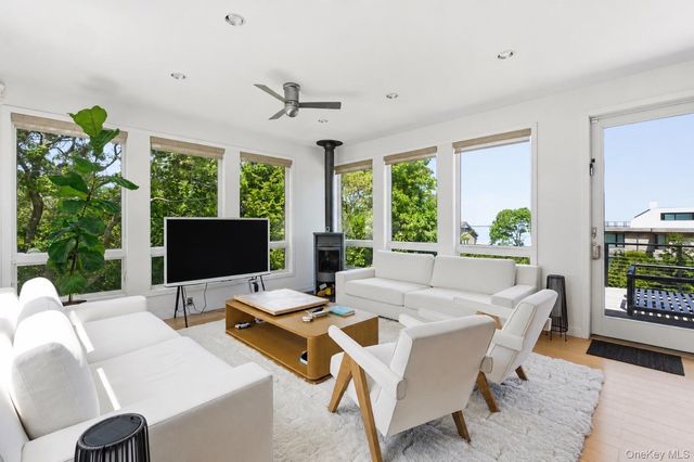 8 Old North Highway A, Hampton Bays, NY 11946