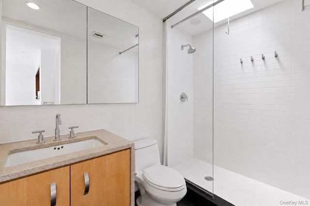 8 Old North Highway A, Hampton Bays, NY 11946