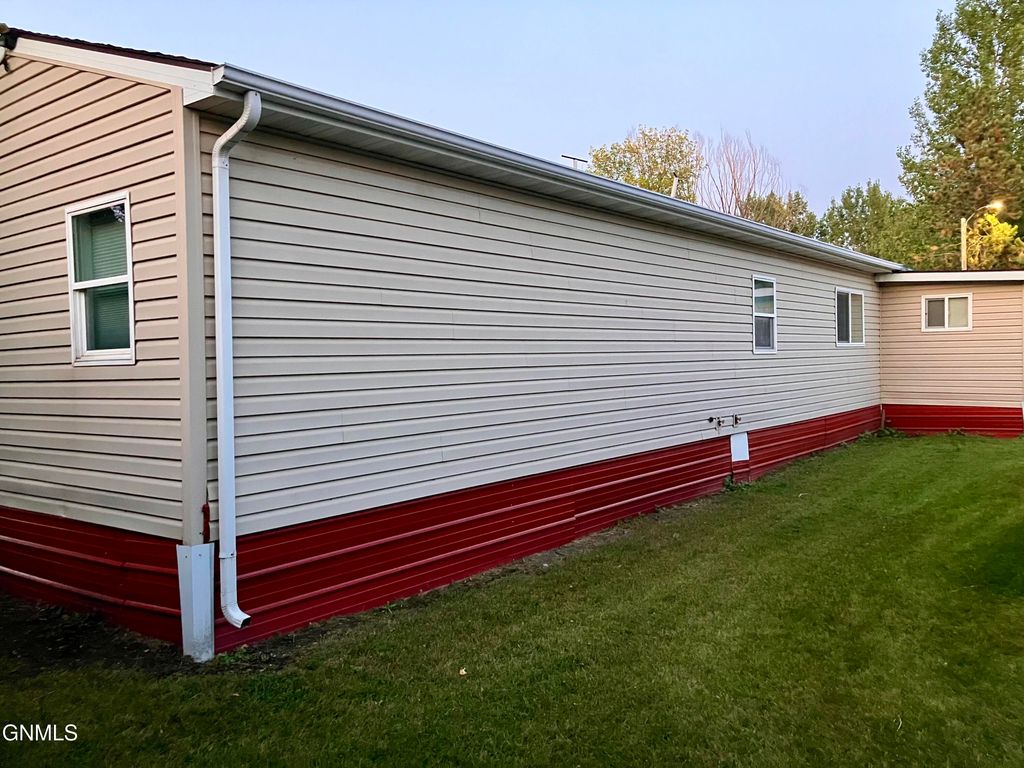 104 Carbon Street, Underwood, ND 58576 photo 13