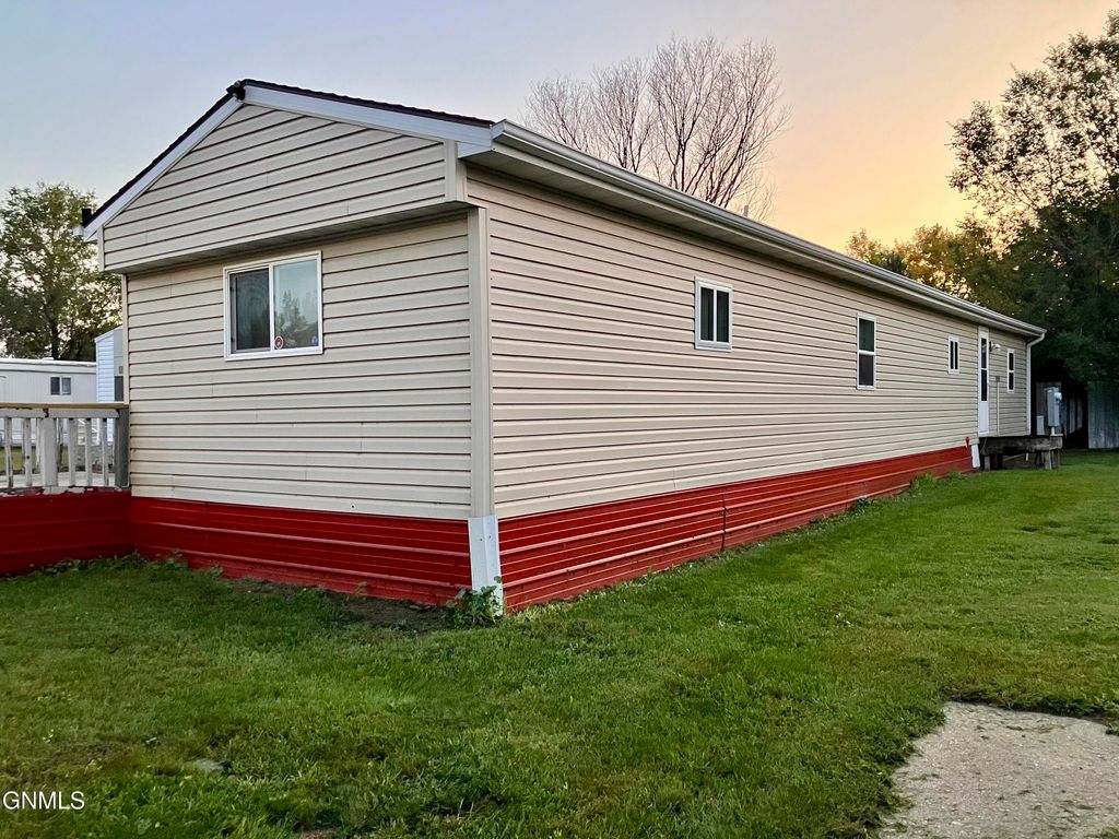 104 Carbon Street, Underwood, ND 58576 photo 14