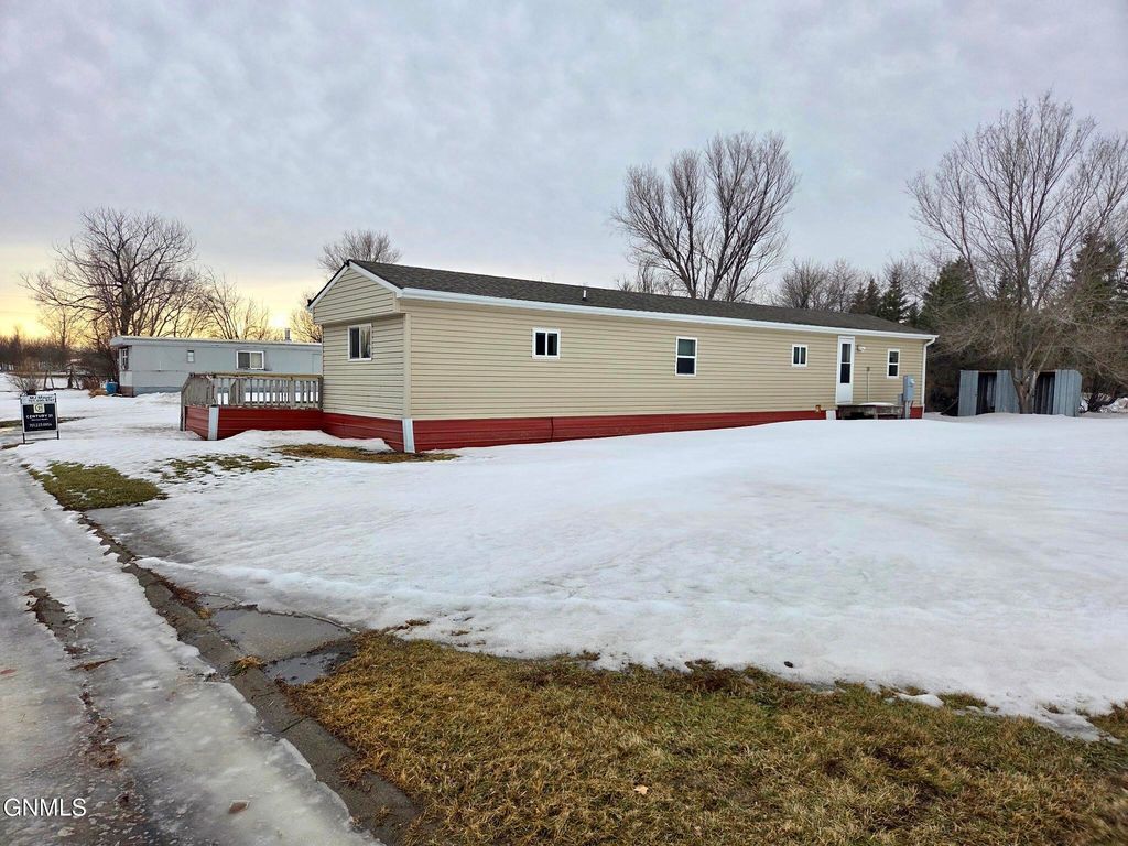 104 Carbon Street, Underwood, ND 58576 photo 5
