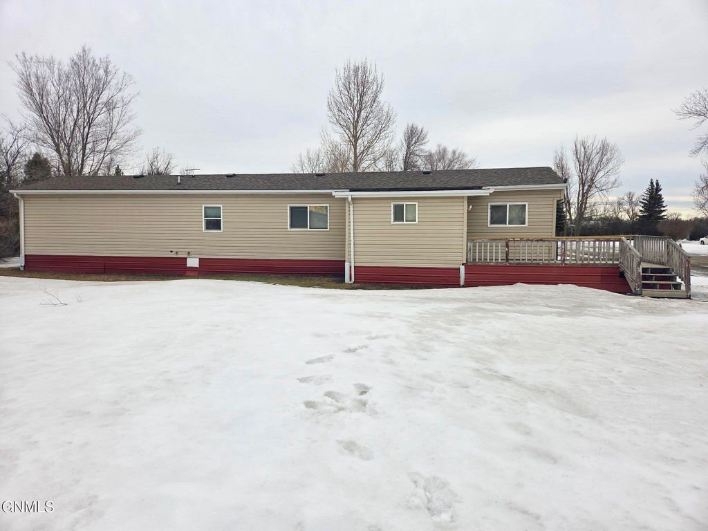 104 Carbon Street, Underwood, ND 58576 photo 6