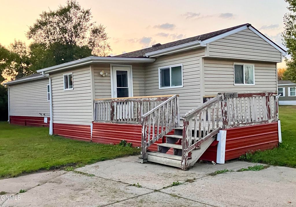 104 Carbon Street, Underwood, ND 58576 photo 9