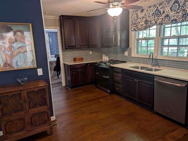 255 Heathwood Drive, Spartanburg, SC 29307