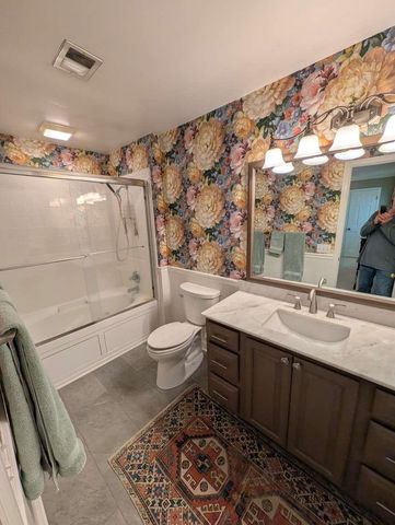 255 Heathwood Drive, Spartanburg, SC 29307