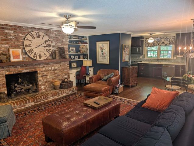 255 Heathwood Drive, Spartanburg, SC 29307