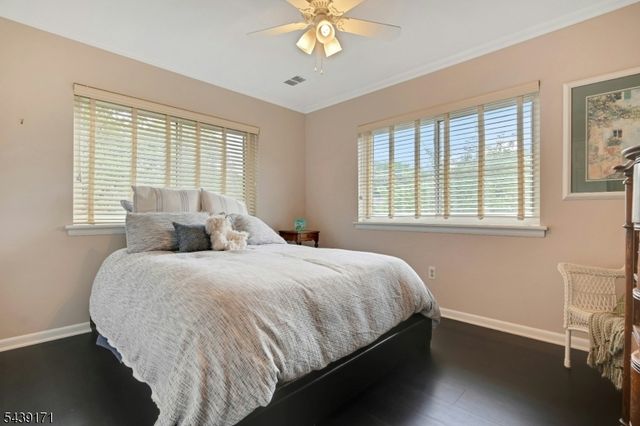 211 Yorktowne Ct, Washington Twp., NJ 07676