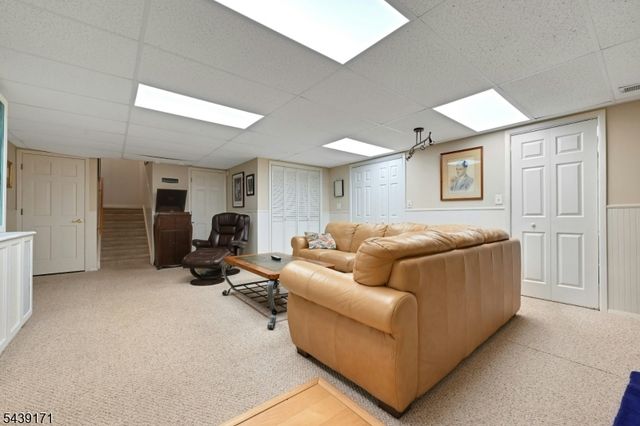 211 Yorktowne Ct, Washington Twp., NJ 07676
