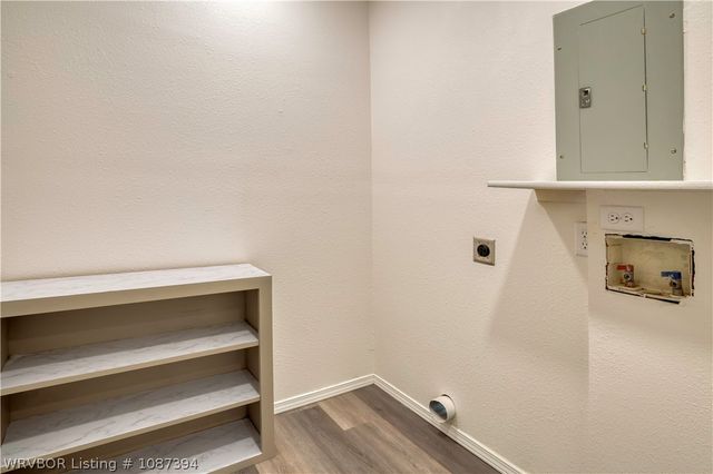 2 S 15th Street, Lavaca, AR 72941