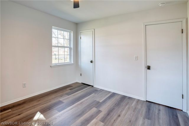 2 S 15th Street, Lavaca, AR 72941