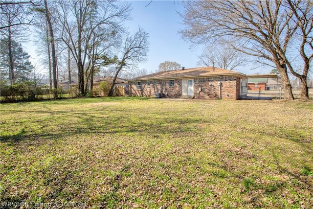 2 S 15th Street, Lavaca, AR 72941