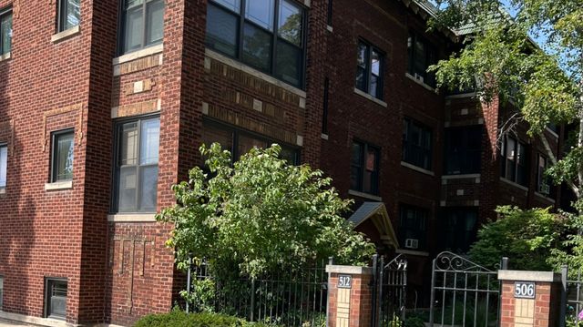 512 Madison Street 1S, Oak Park, IL 60302