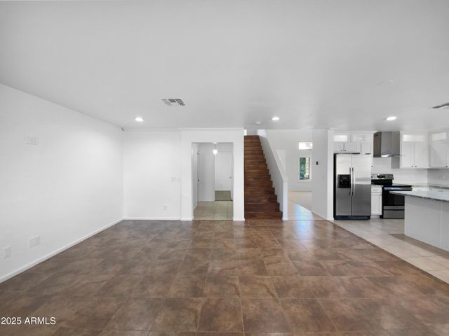 41636 W WARREN Lane, Maricopa, AZ 85138