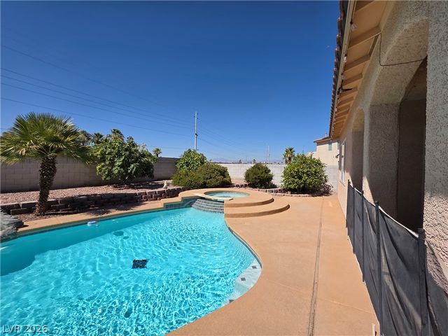 6323 Mahogany Peak Avenue, Las Vegas, NV 89110