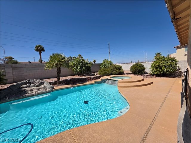 6323 Mahogany Peak Avenue, Las Vegas, NV 89110