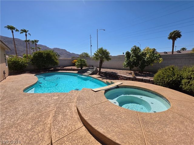 6323 Mahogany Peak Avenue, Las Vegas, NV 89110