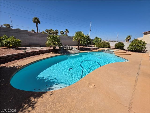 6323 Mahogany Peak Avenue, Las Vegas, NV 89110