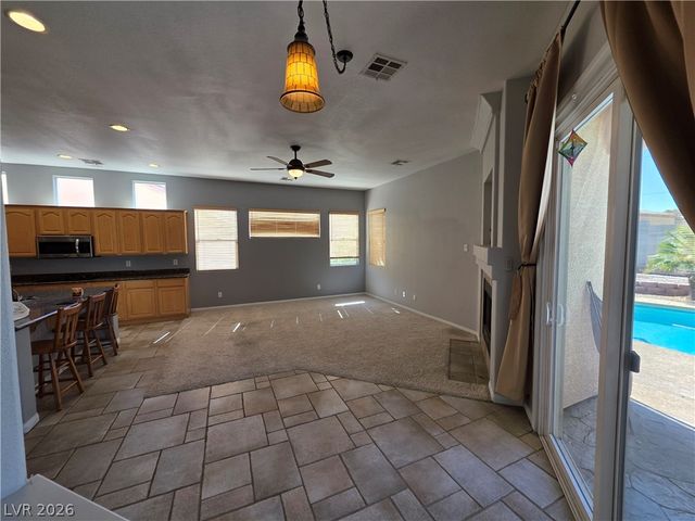 6323 Mahogany Peak Avenue, Las Vegas, NV 89110