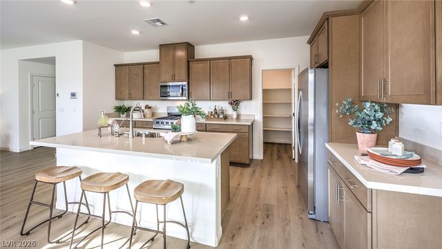 568 Ivory Peacock Ct, Henderson, NV 89011