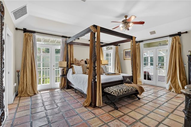 685 11th ST NW, Naples, FL 34120