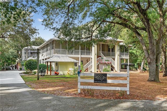 685 11th ST NW, Naples, FL 34120