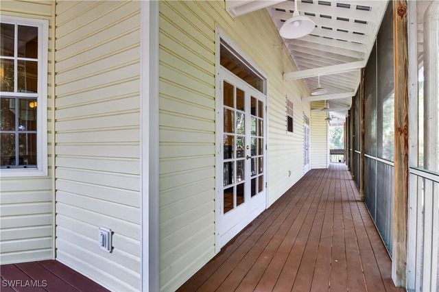 685 11th ST NW, Naples, FL 34120