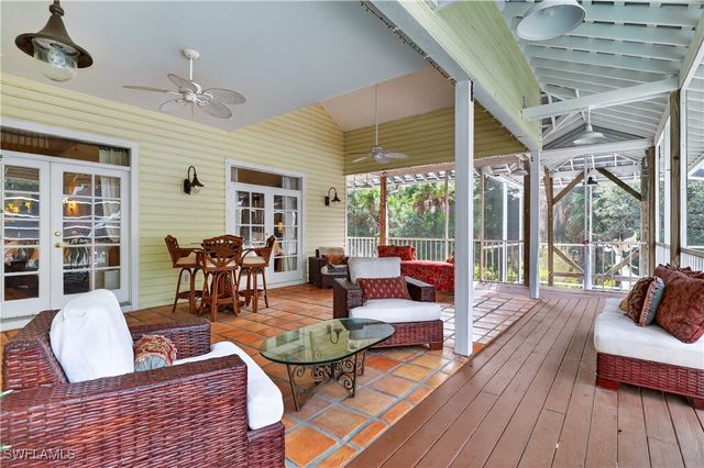 685 11th ST NW, Naples, FL 34120