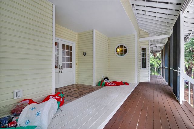 685 11th ST NW, Naples, FL 34120