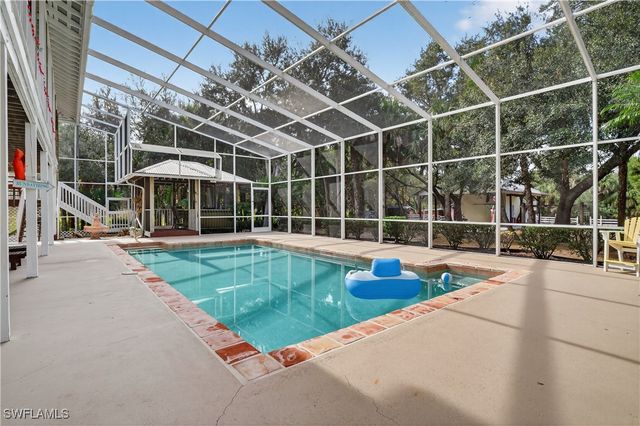 685 11th ST NW, Naples, FL 34120