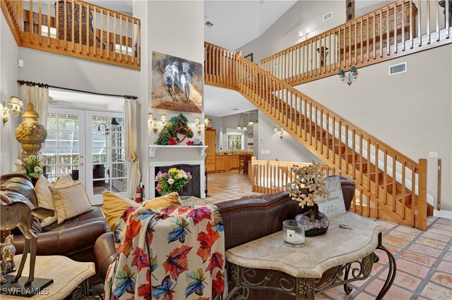 685 11th ST NW, Naples, FL 34120