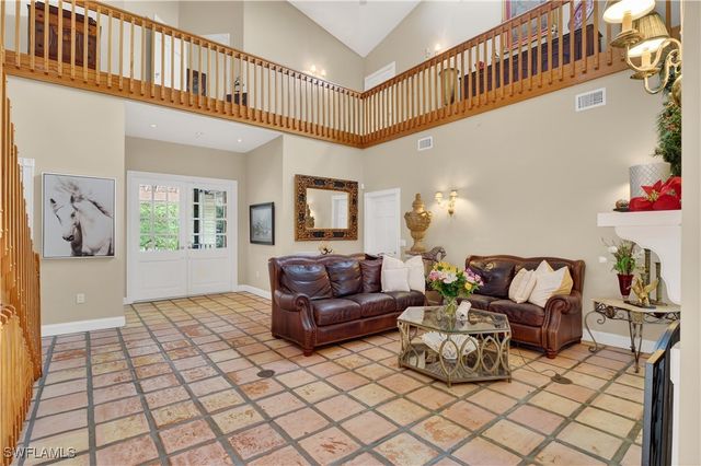 685 11th ST NW, Naples, FL 34120