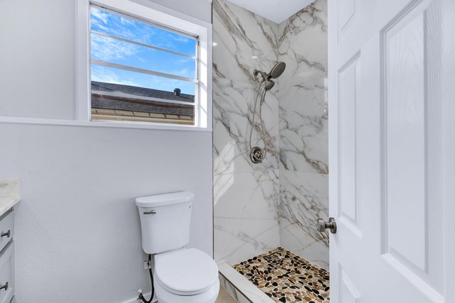 1202 N Tenth St., Longview, TX 75601