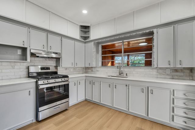 1202 N Tenth St., Longview, TX 75601