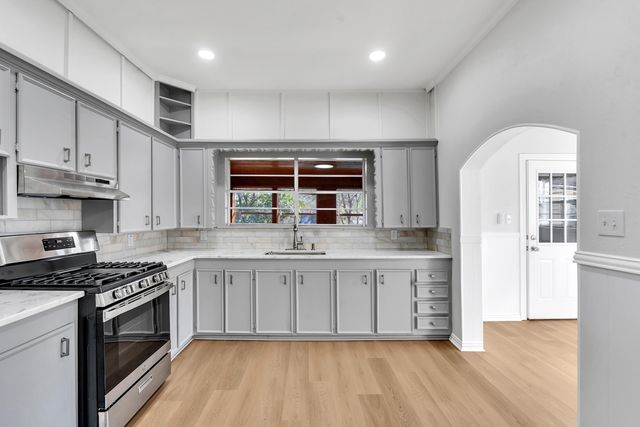 1202 N Tenth St., Longview, TX 75601