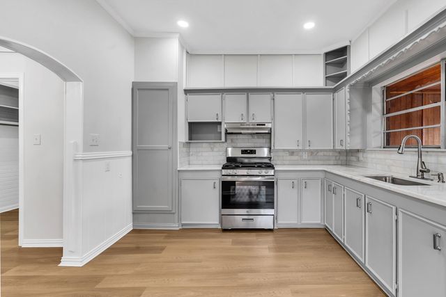 1202 N Tenth St., Longview, TX 75601