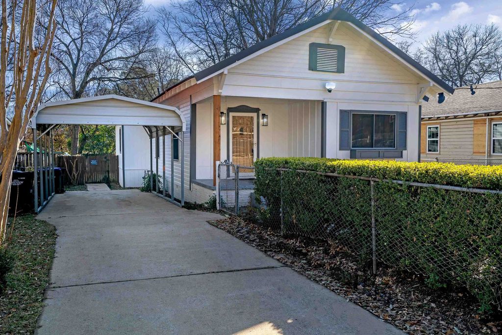 1202 N Tenth St., Longview, TX 75601