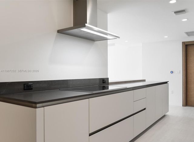 1000 Brickell Plaza 4506, Miami, FL 33131