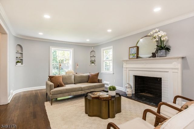 211 Conway Ct, South Orange Village Twp., NJ 07079