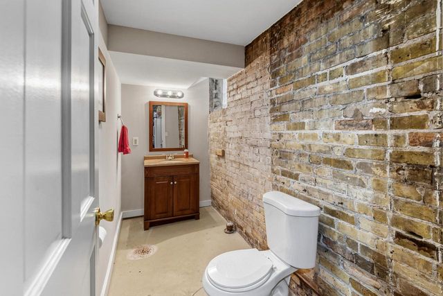 2726 N Bartlett AVENUE, Milwaukee, WI 53211
