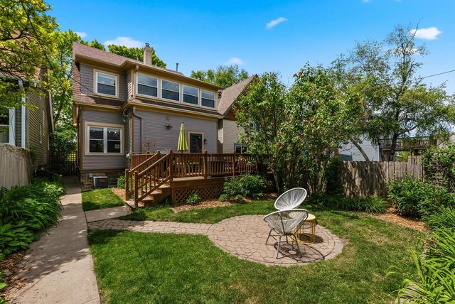 2726 N Bartlett AVENUE, Milwaukee, WI 53211