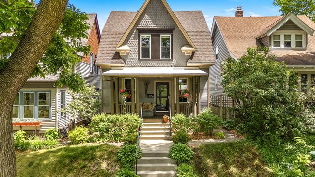 2726 N Bartlett AVENUE, Milwaukee, WI 53211