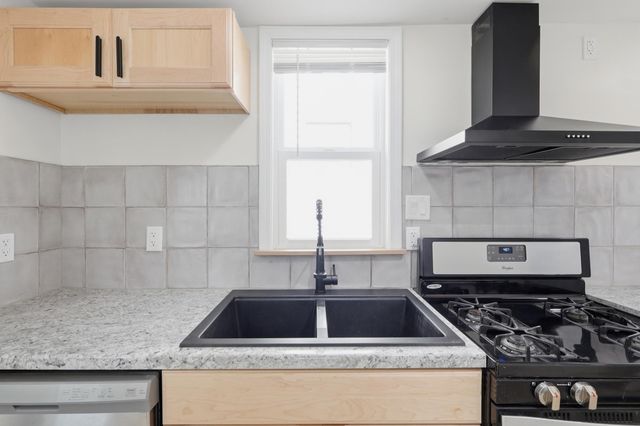 900 Geranium Avenue E, Saint Paul, MN 55106