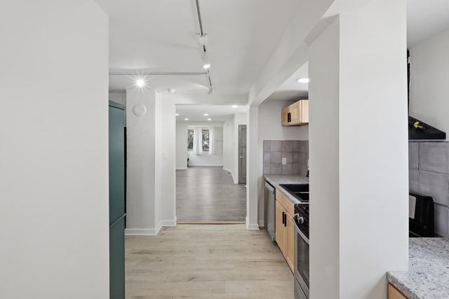 900 Geranium Avenue E, Saint Paul, MN 55106