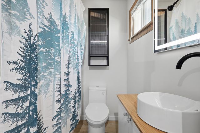 900 Geranium Avenue E, Saint Paul, MN 55106