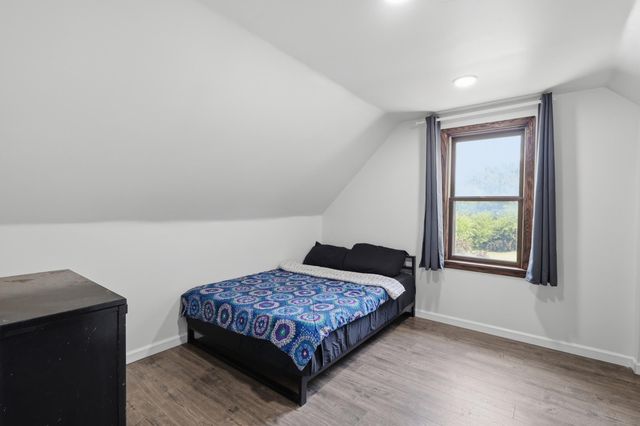 900 Geranium Avenue E, Saint Paul, MN 55106
