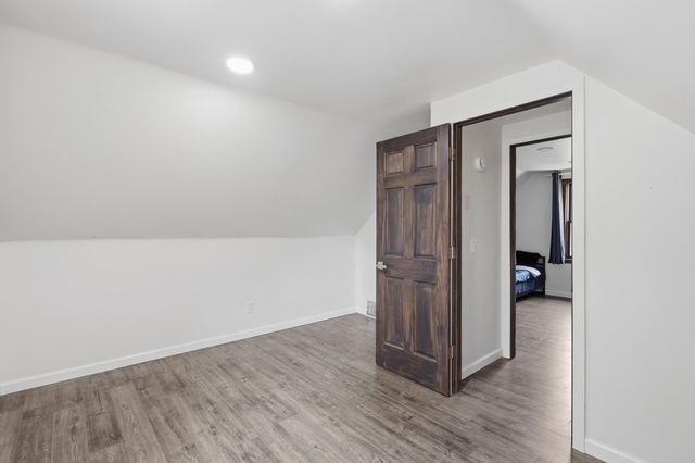 900 Geranium Avenue E, Saint Paul, MN 55106