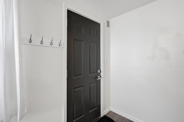 900 Geranium Avenue E, Saint Paul, MN 55106